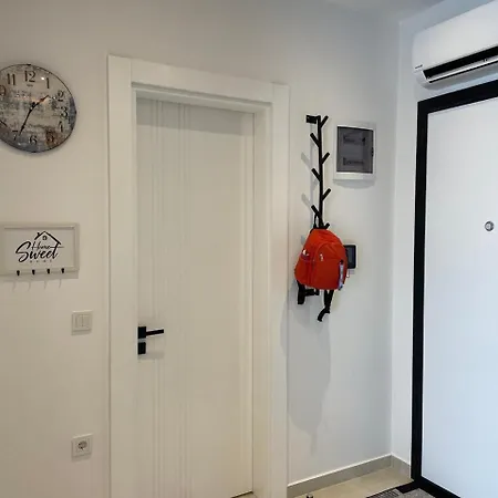 Stylish In Yekta Royal Club Apartment