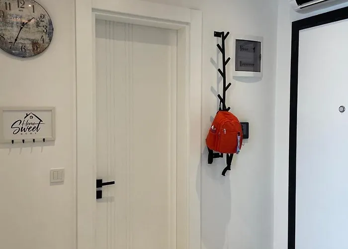 Stylish In Yekta Royal Club Apartment